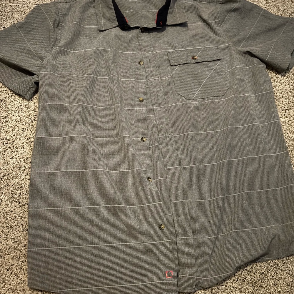 Men's Gray Short Sleeve Shirt